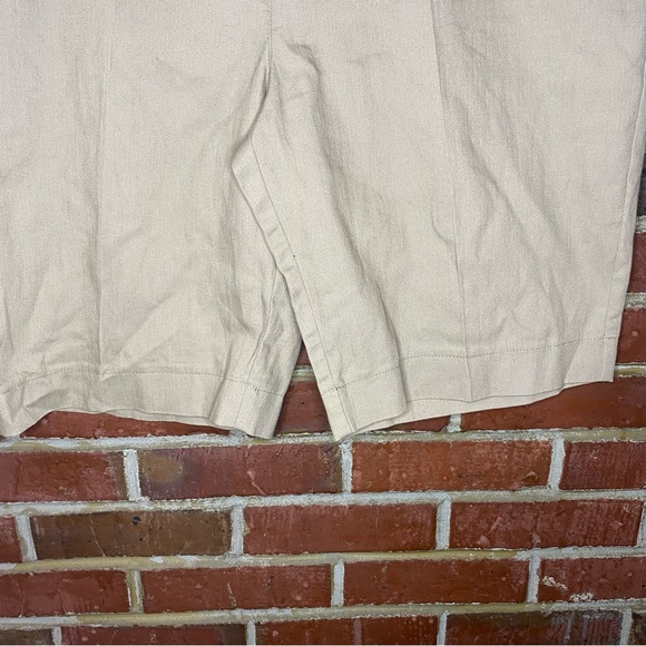 Cato Women's Khaki Dressy Bermuda Plus Shorts Size 16 - Picture 3 of 8